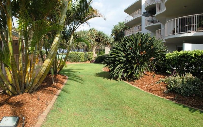 Beautiful Garden surrounds
