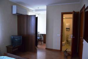 Room & Suite