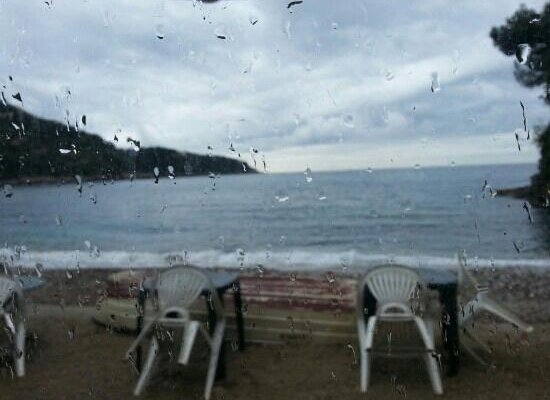 le cabanon on a rainy day