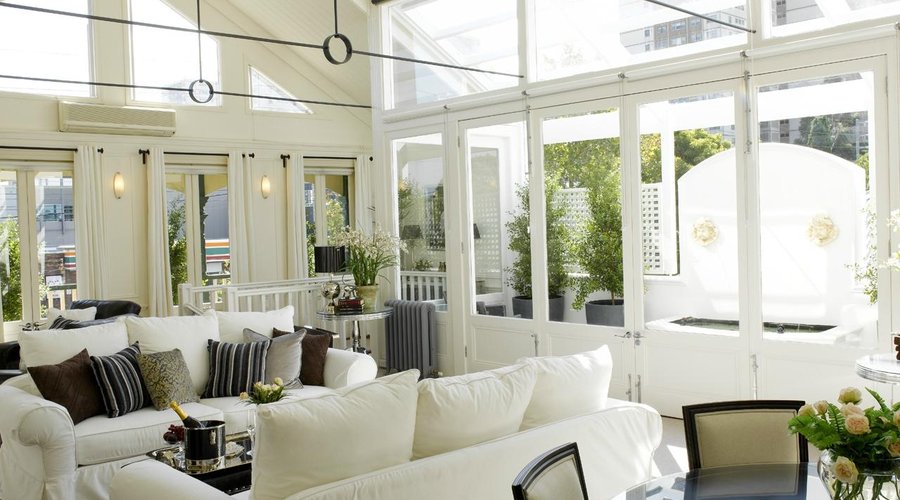 Andre's Mews - The Carl James - Penthouse