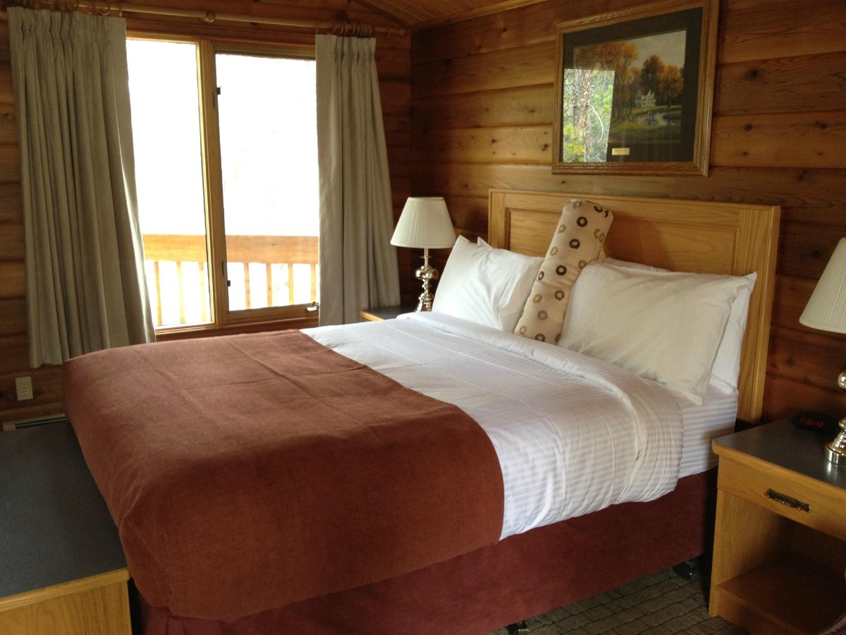 Jasper House Bungalows Hiking: Pictures & Reviews - Tripadvisor