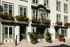 Hotel Le Priori in Quebec City, image may contain: City, Urban, Potted Plant, Neighborhood