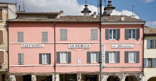 piazza Leoni 5 Torrechiara