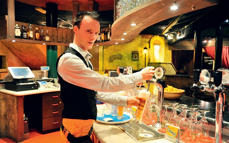Restaurant, Bar