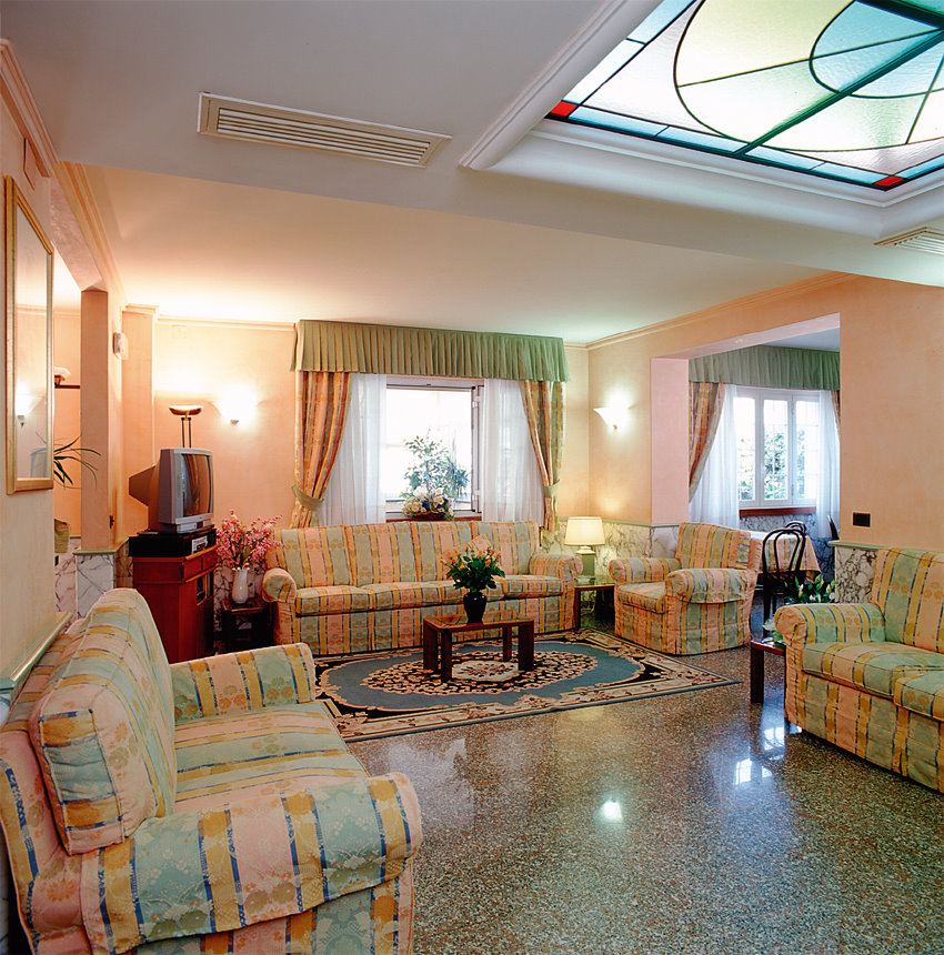 HOTEL MARIANI B&B (Lido Di Camaiore, Italia - Toscana): Opiniones Y Precios