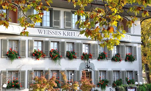 Fassade Hotel Restaurant Weisses Kreuz