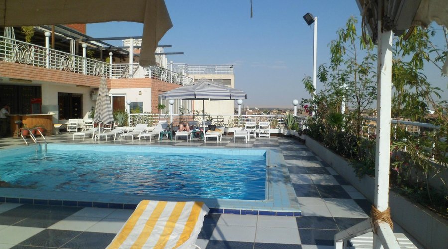 roof top pool
