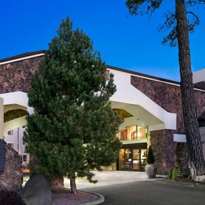 Exterior Embassy Suites Flagstaff