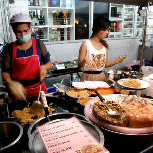 Lamai night market BEST PAD THAI EVER.