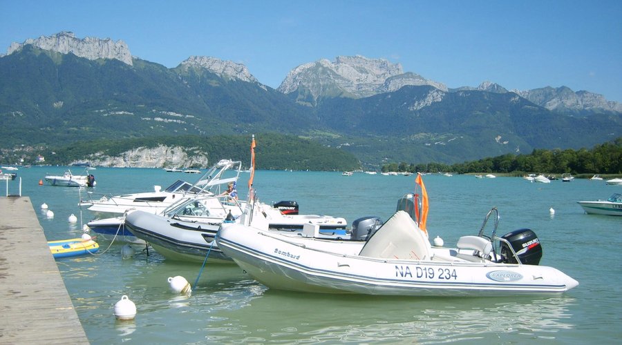 Le ponton privé du camping pour amarrer votre bateau