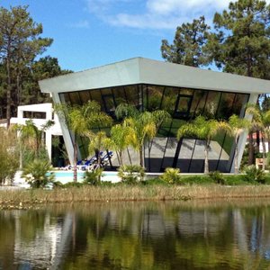 One of the most amazing lakeside houses