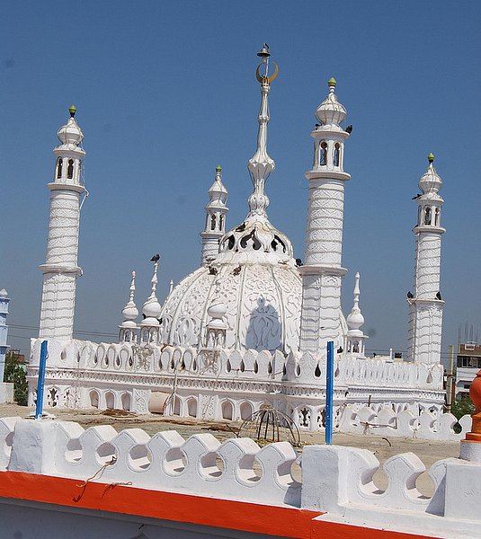 Ameen Peer Dargah Shrine image