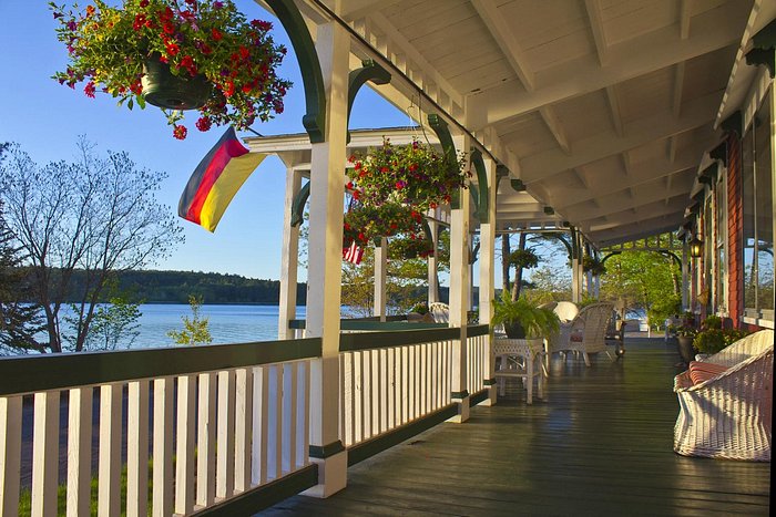 Visit NH : The Lake House at Ferry Point