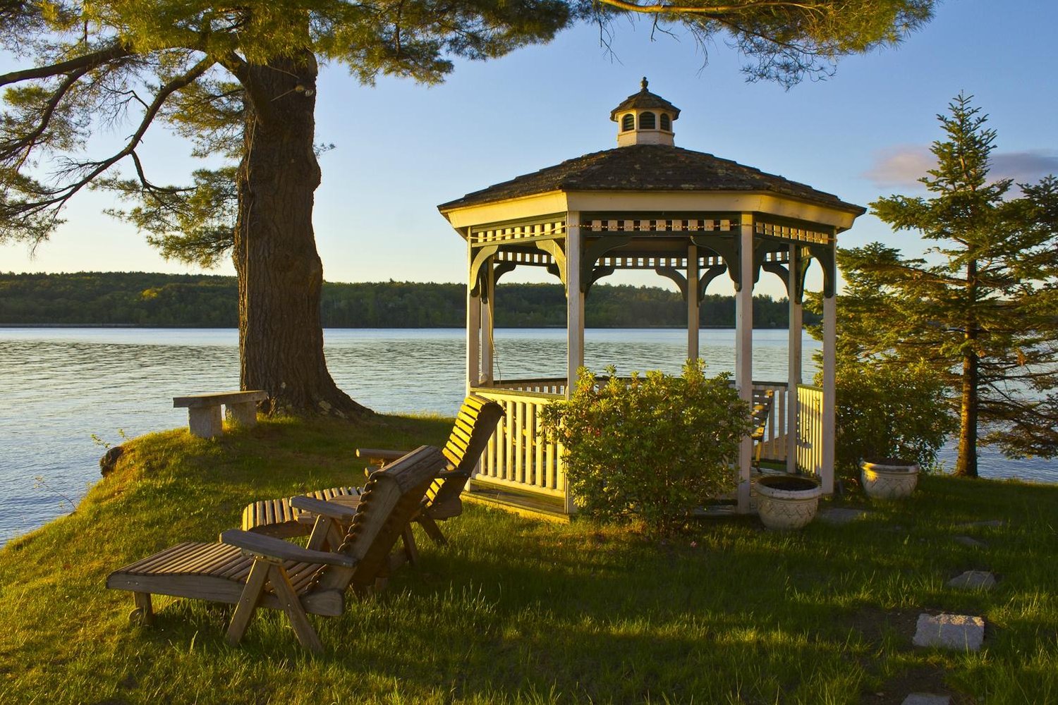 The Lake House at Ferry Point Inn by null