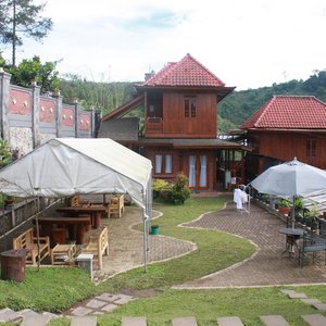 Bantal Guling Villa View