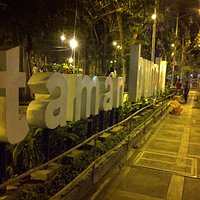 taman Bungkul (tampak depan)