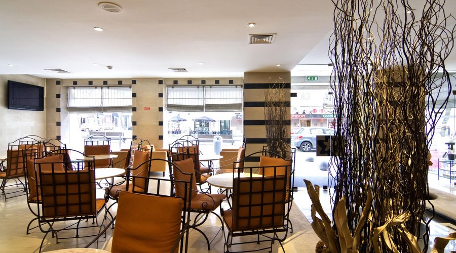 Lobby Bar