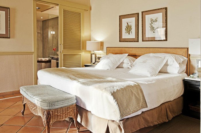 Hotel El Duque Rooms: Pictures & Reviews - Tripadvisor