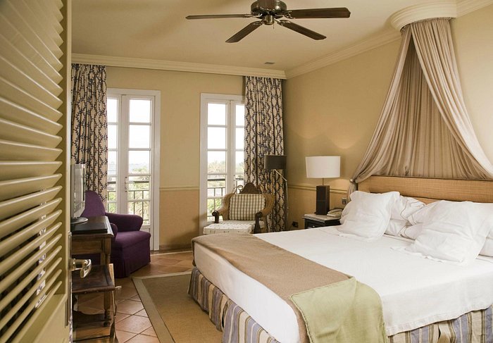 Hotel El Duque Rooms: Pictures & Reviews - Tripadvisor