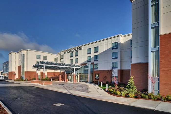 Hyatt Place Portland Airport / Cascade Station Parking: Pictures ...