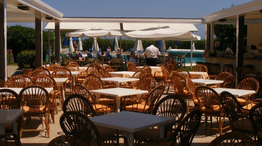 outside dinning area