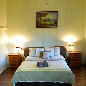Enjoy a queen size sleep in the large main bedroom - Mundubbera Accommodation