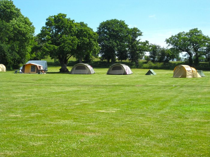 BISHOPS MEADOW HOLIDAY PARK - Updated 2024 Campground Reviews (Brecon ...