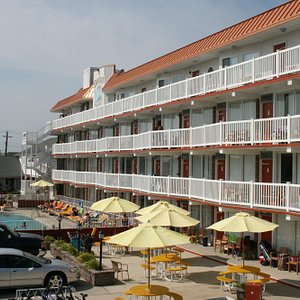 Cape Cod Inn Resort Motel in Wildwood Crest, image may contain: Furniture, Bed, Lamp, Bedroom