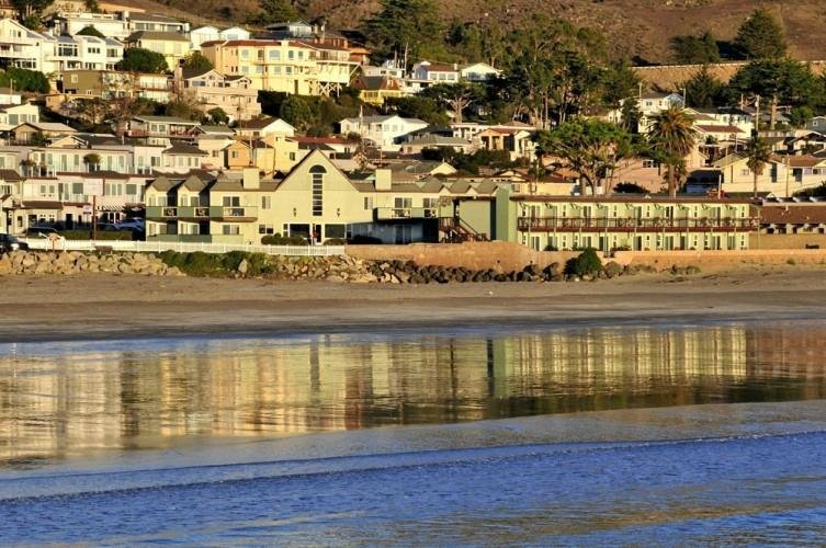 CAYUCOS SHORELINE INN...ON THE BEACH: UPDATED 2024 Hotel Reviews, Price ...