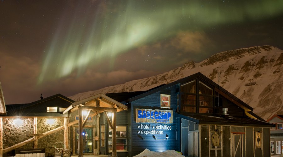 Trapper's Hotel and Northern Lights