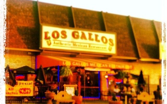 Los Gallos