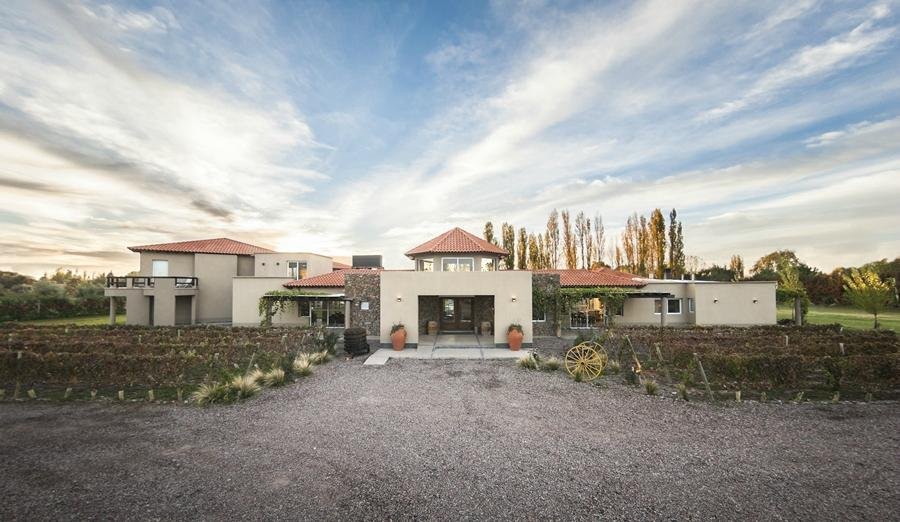 Welcome to Villa Mansa Wine Hotel!