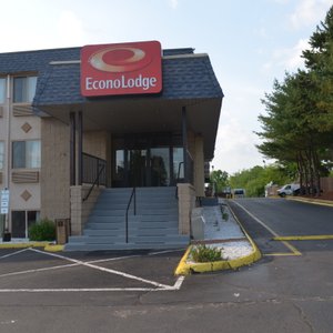 hotels in plantsville ct