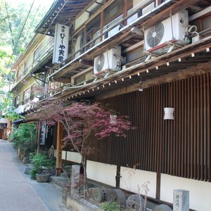 The entrance to Onyado Hishiya Torazo