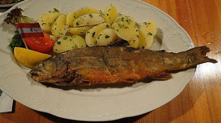 ..eines der ausgezeichneten Fischmenüs...