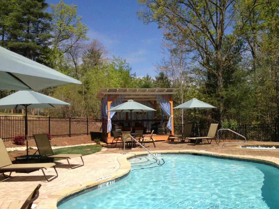 MOUNTAIN LAUREL CREEK INN & SPA Desde $2,582 (Dahlonega, GA ...