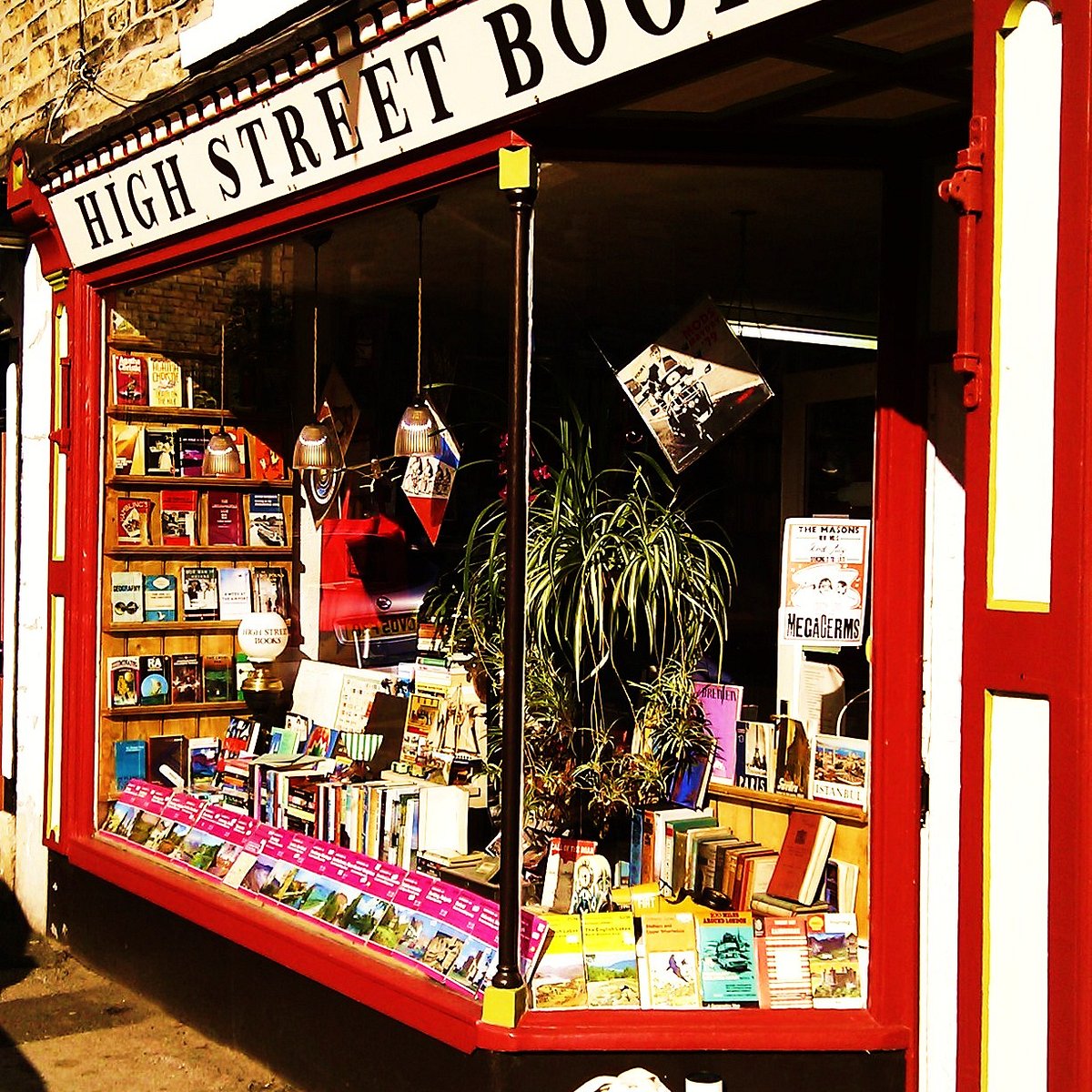 Al england. Уличный Bookshop. Street Bookshop.