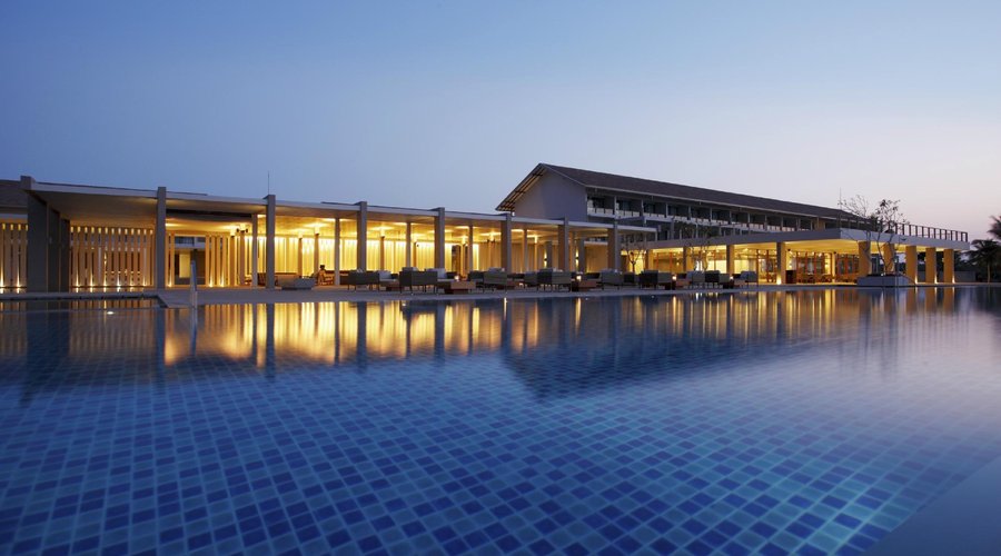 Aqua Bar & Pool
