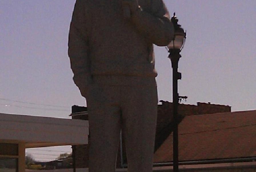 Perry Como Statue image