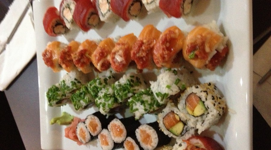 Variado de sushi
