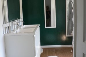Room & Suite