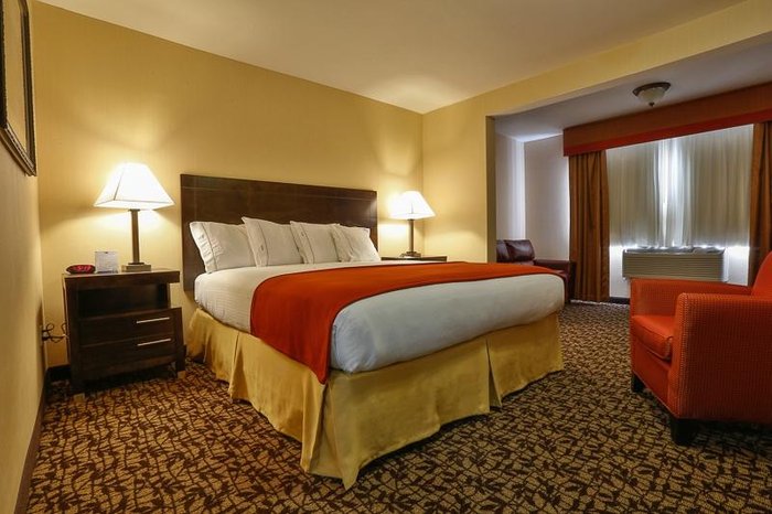 HOLIDAY INN EXPRESS OAKDALE, AN IHG HOTEL $133 ($̶1̶4̶5̶) - Prices ...