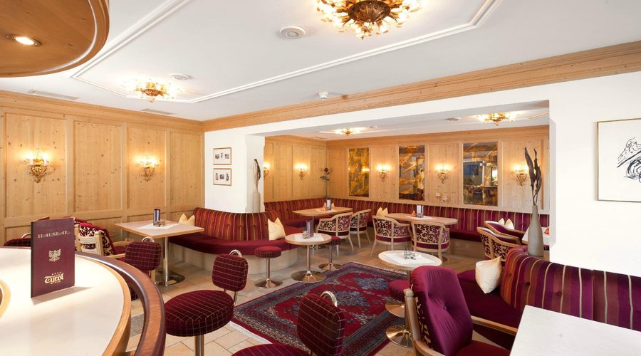 Hotel Bar