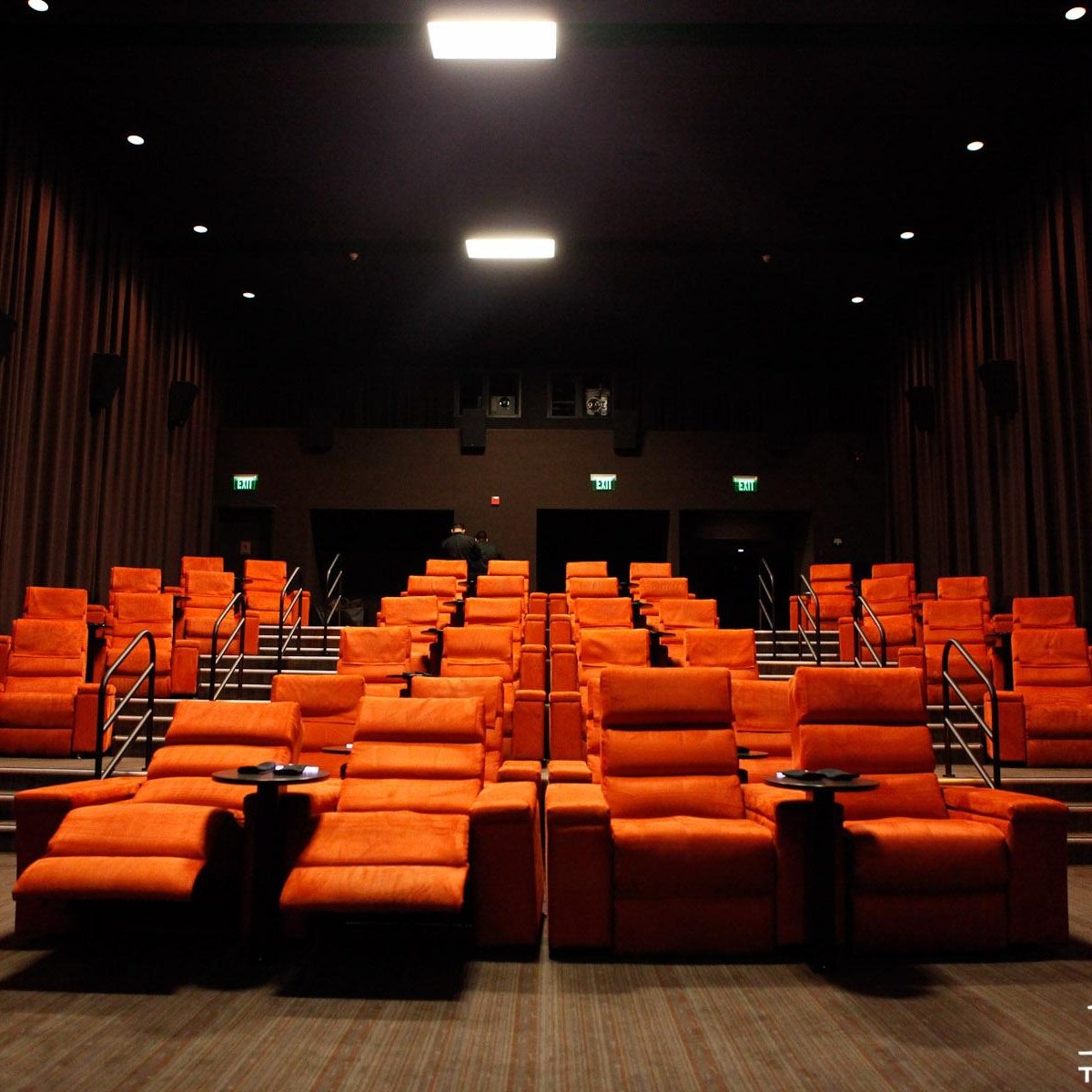 IPIC Theaters - Movies