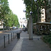 verso l'Arco della Pace