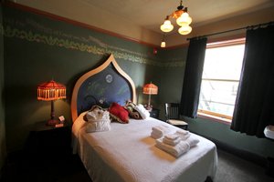 Room & Suite