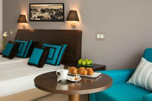 Room & Suite