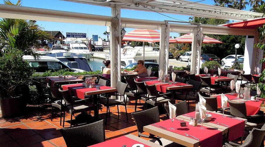 Terraza junto al mar