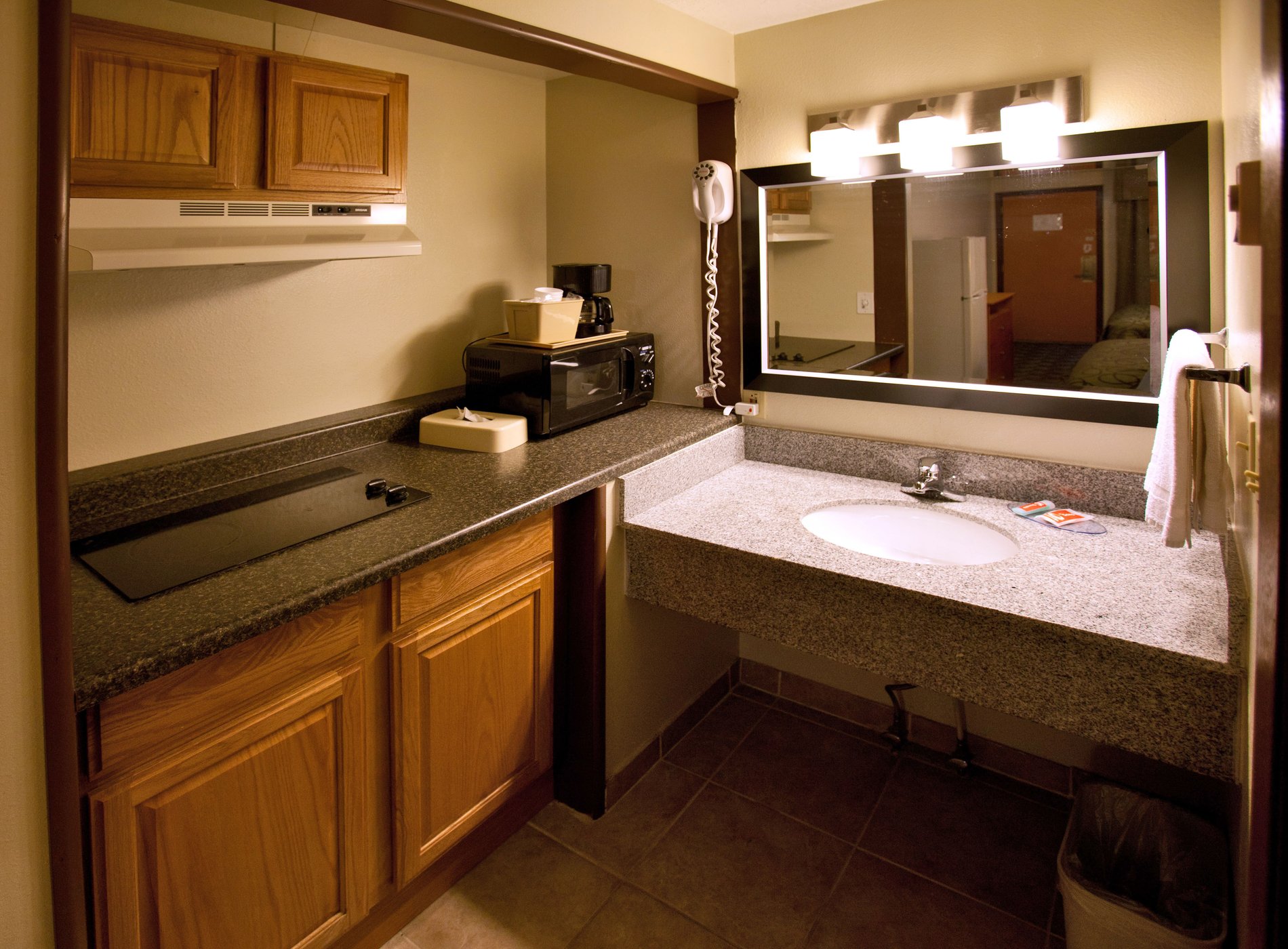 Econo Lodge Downtown by null