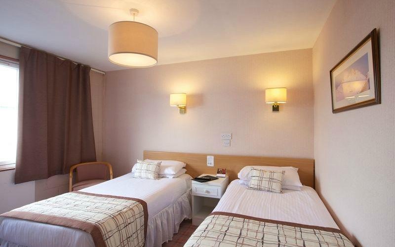 twin room